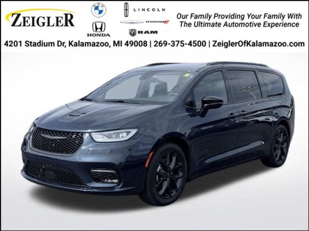 Used 2025 Chrysler Pacifica Limited Minivan/Van