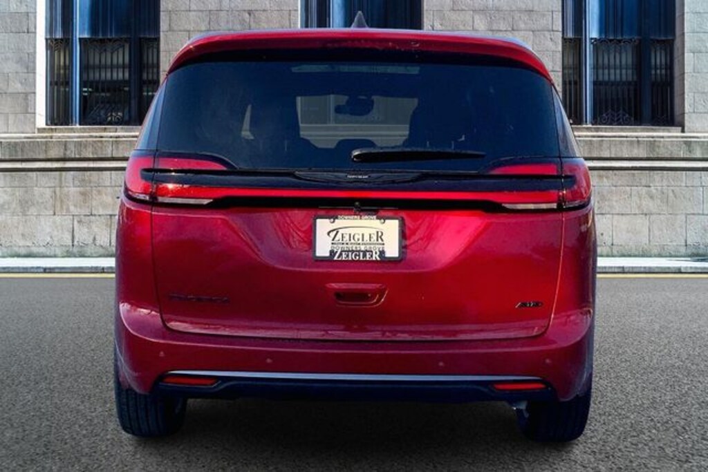 New 2026 Chrysler Pacifica Select Van Passenger Van