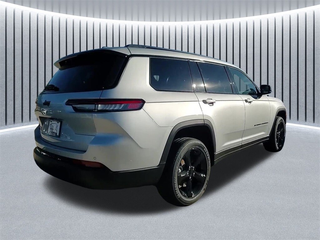 New 2025 Jeep Grand Cherokee L Laredo SUV