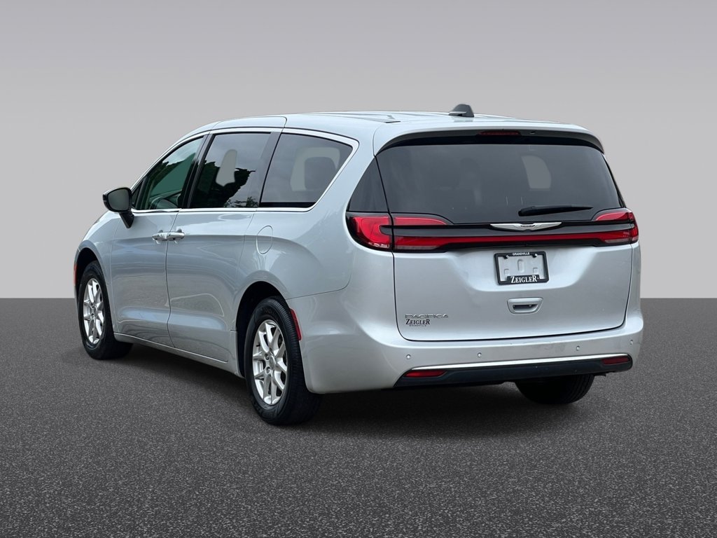 Used 2024 Chrysler Pacifica Touring L Minivan/Van