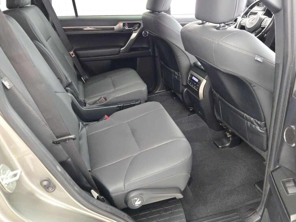 2023 LEXUS GX - Image 11
