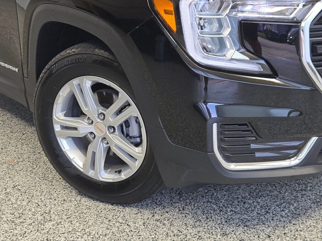 2024 Gmc Terrain SLE photo 2