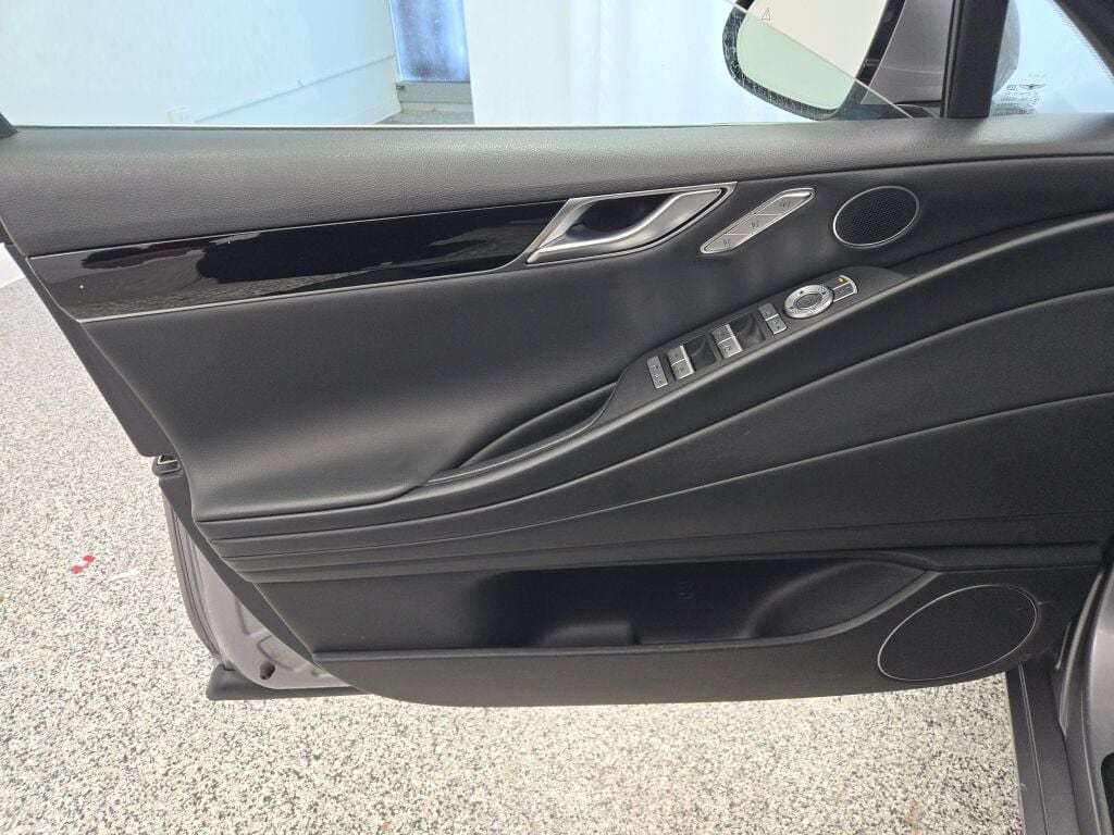 2023 GENESIS G80 - Image 21