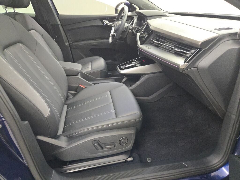 2023 AUDI Q4 - Image 7