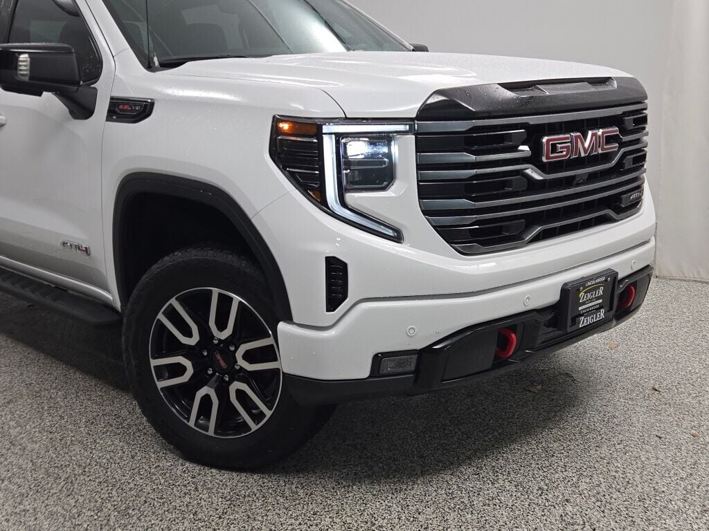 2025 GMC SIERRA - Image 2