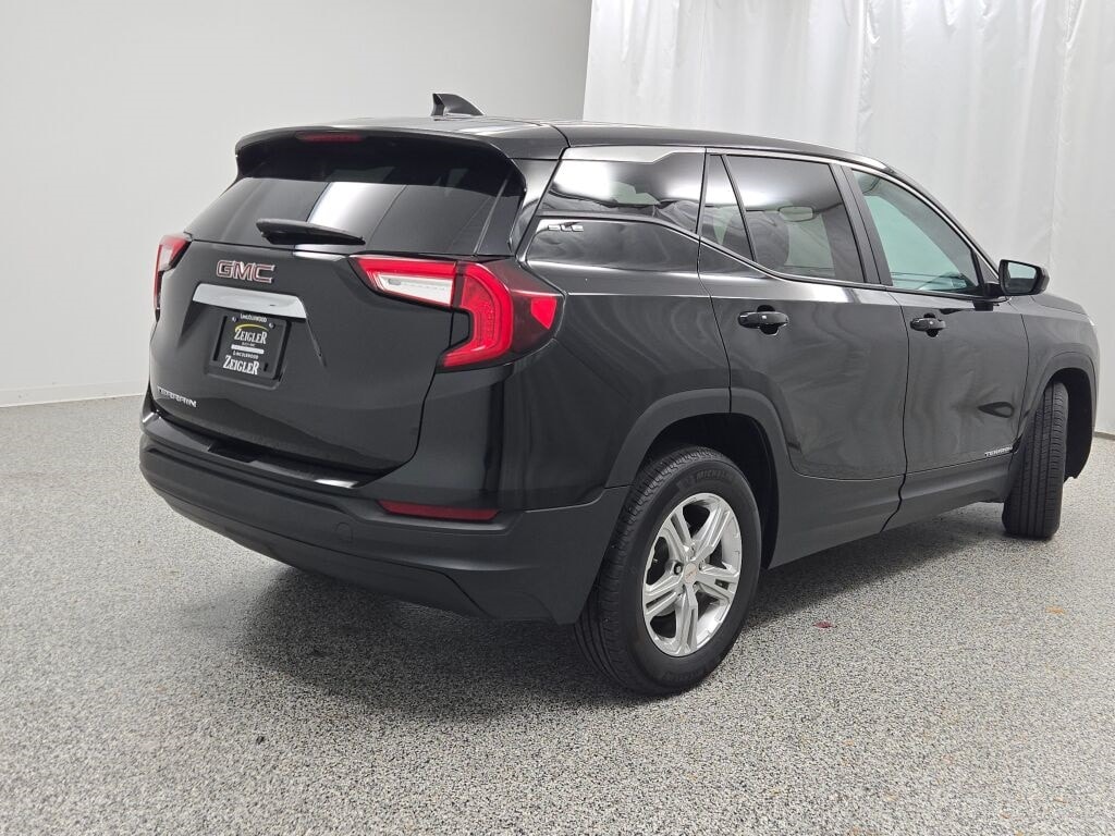 2024 GMC TERRAIN - Image 12