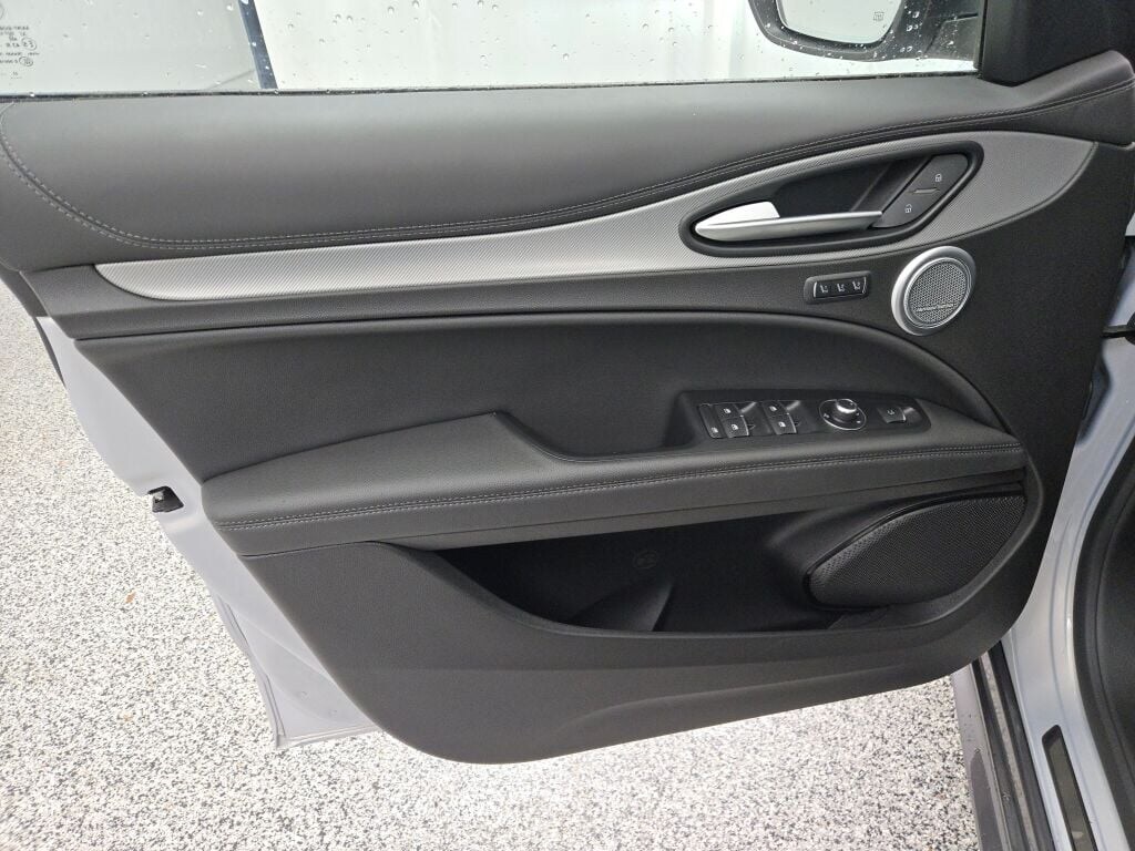 2024 ALFA ROMEO STELVIO - Image 22