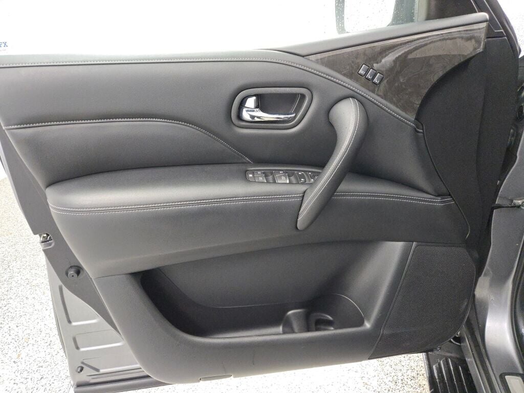2021 INFINITI QX80 - Image 22