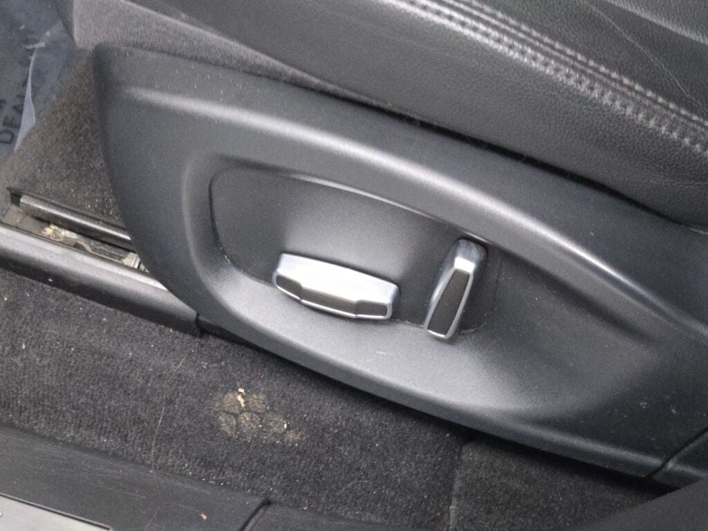 2019 JAGUAR F-PACE - Image 28