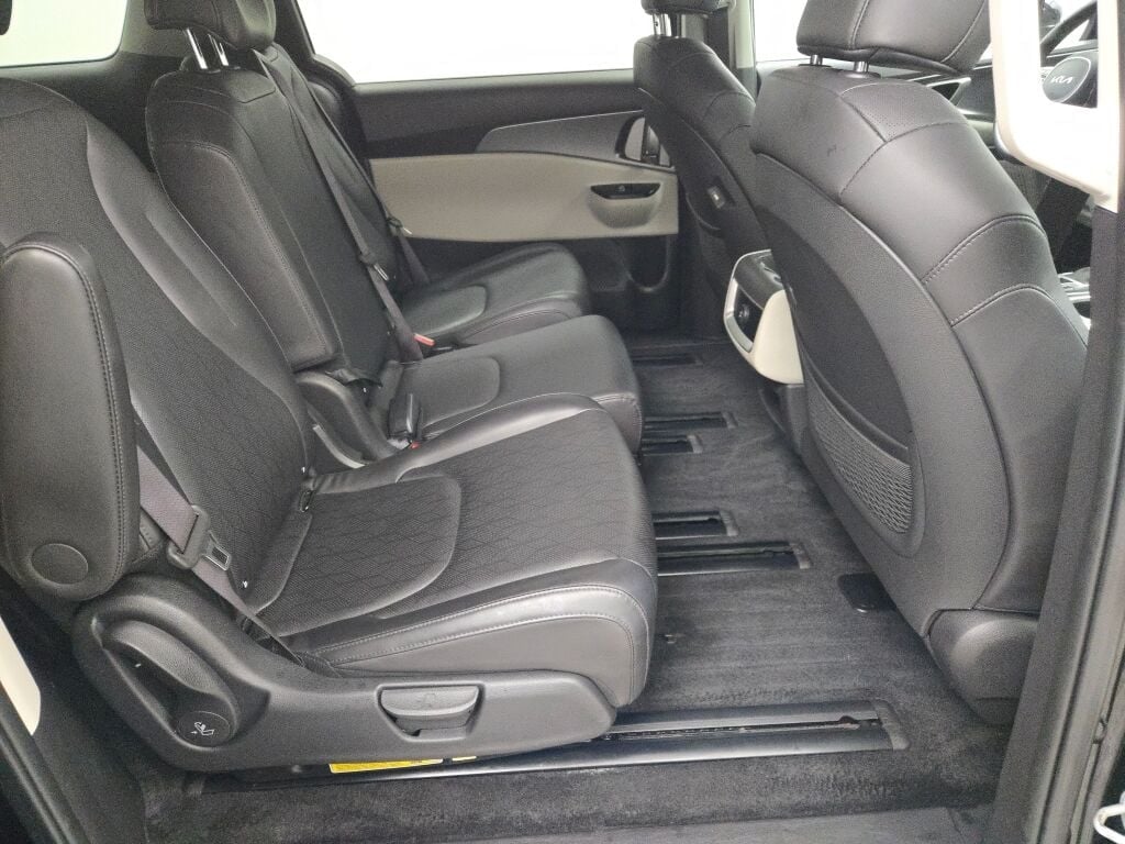 2024 KIA CARNIVAL - Image 10