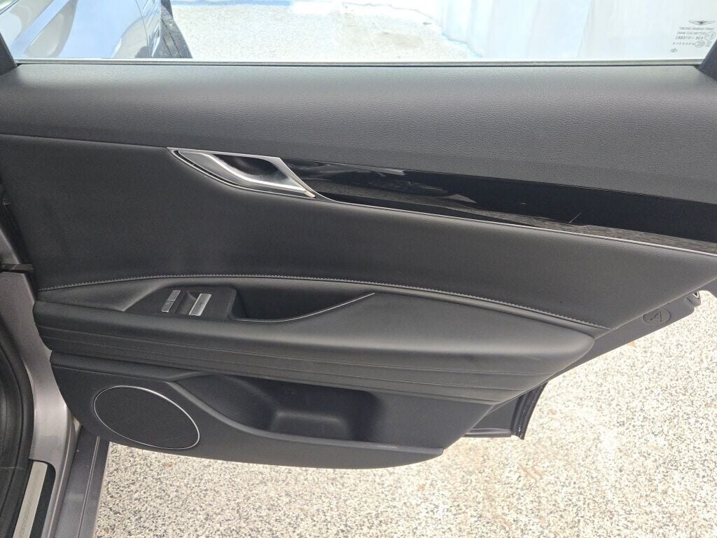 2023 GENESIS G80 - Image 10