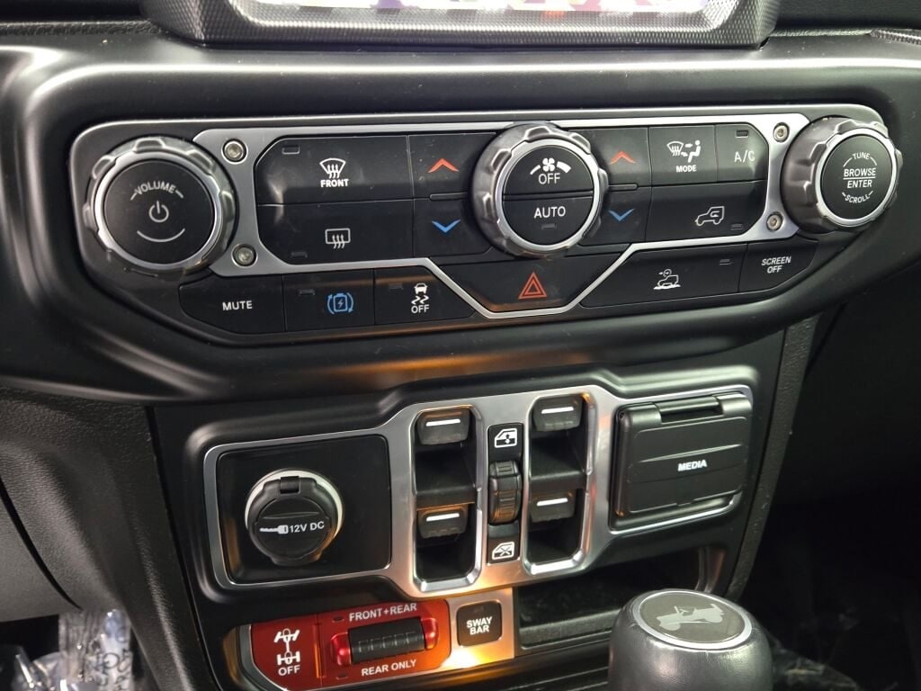 2021 JEEP WRANGLER - Image 28