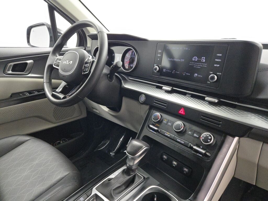 2024 KIA CARNIVAL - Image 9