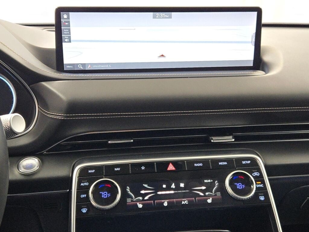 2024 GENESIS GV80 - Image 29