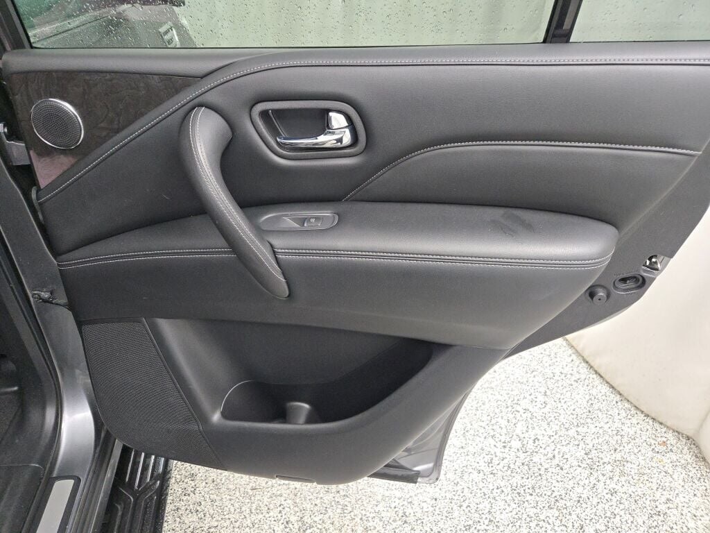 2021 INFINITI QX80 - Image 10