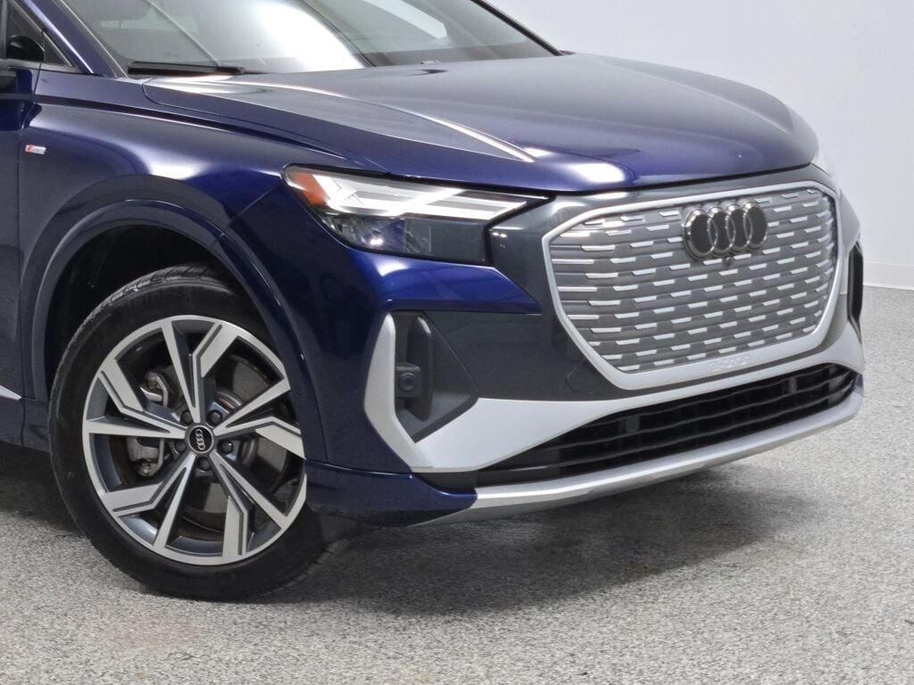 2023 AUDI Q4 - Image 2