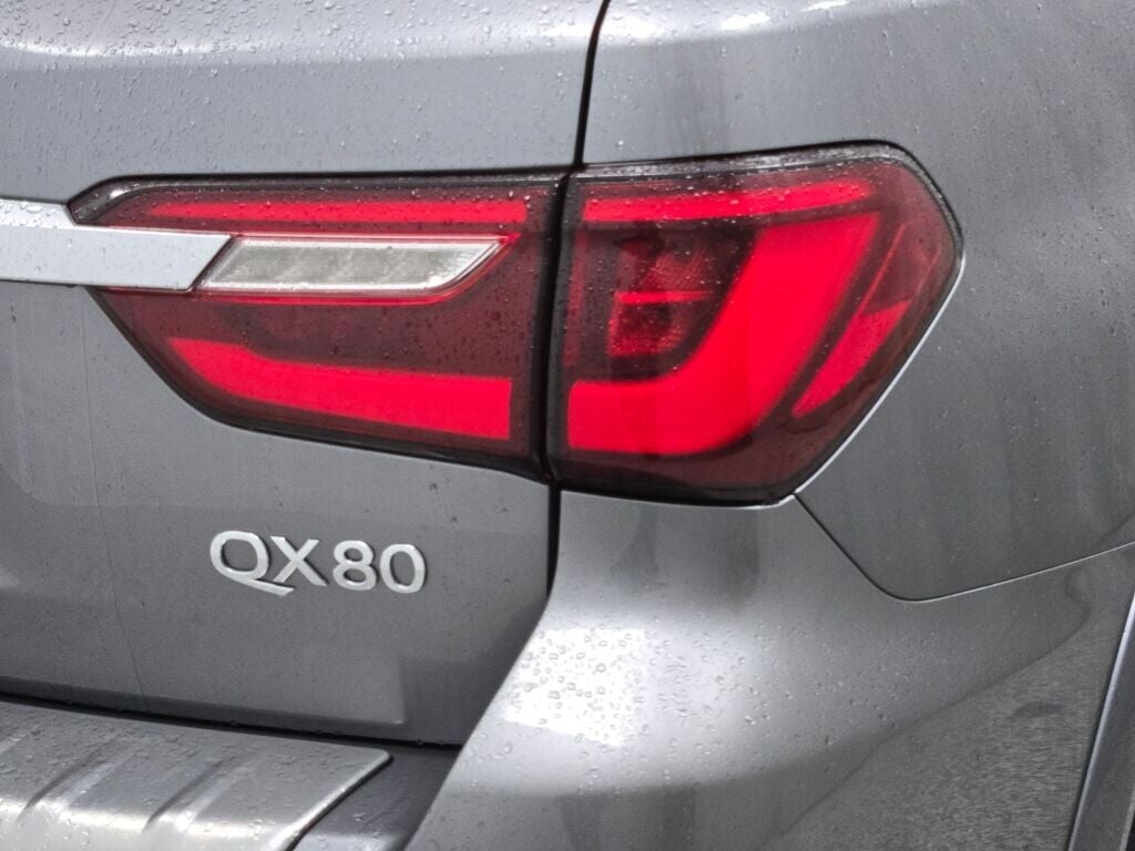 2021 INFINITI QX80 - Image 13