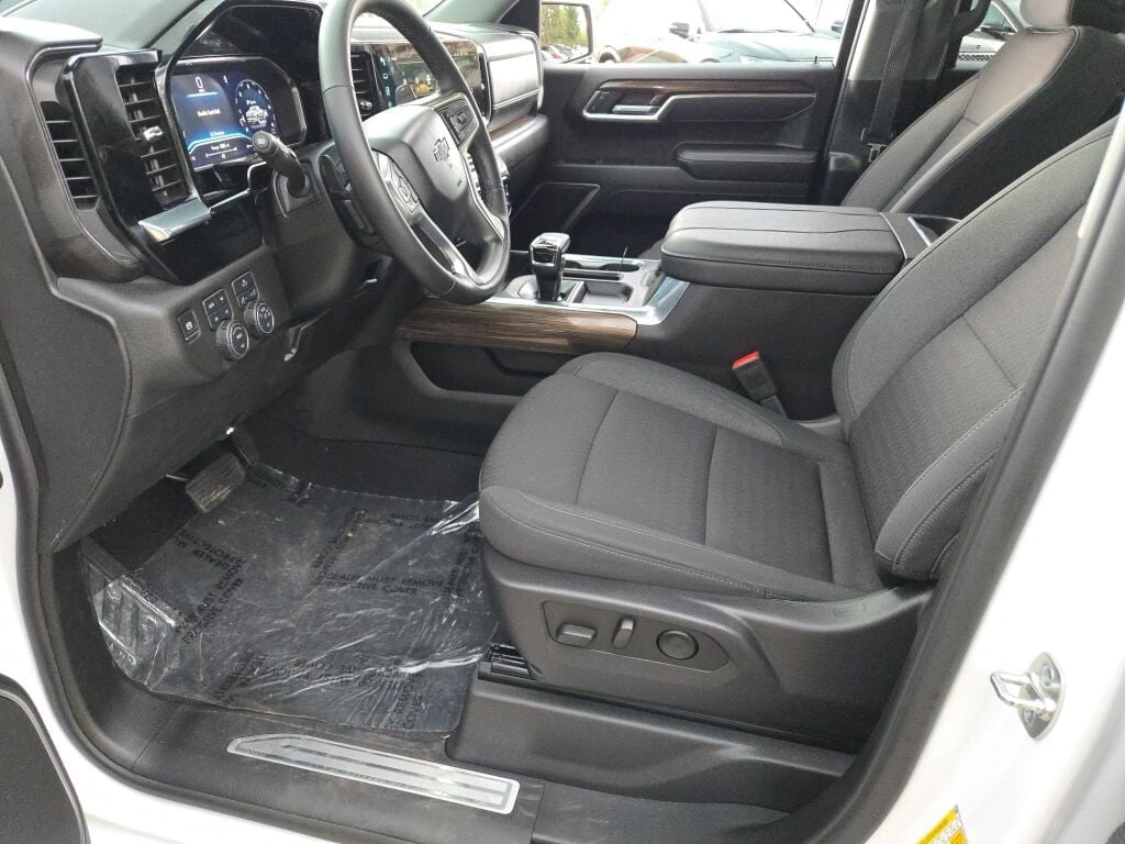 2025 CHEVROLET SILVERADO - Image 25