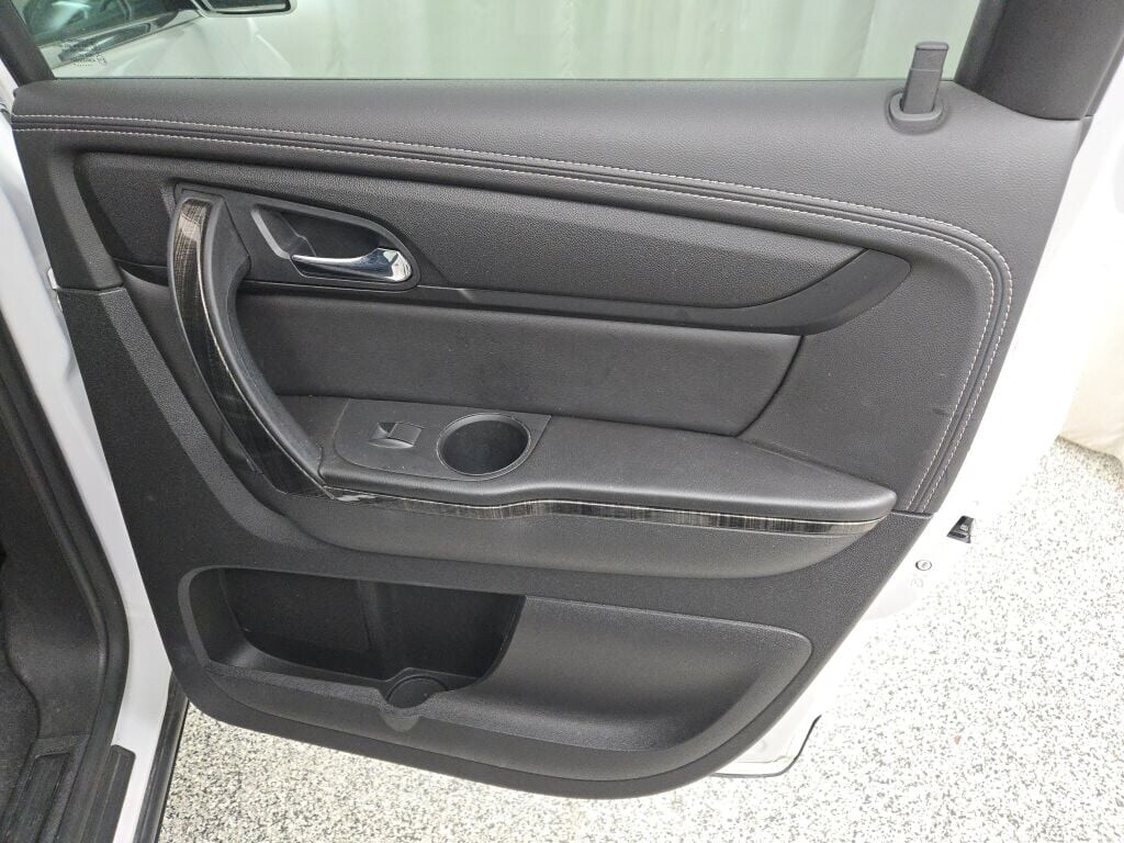 2017 GMC ACADIA - Image 10