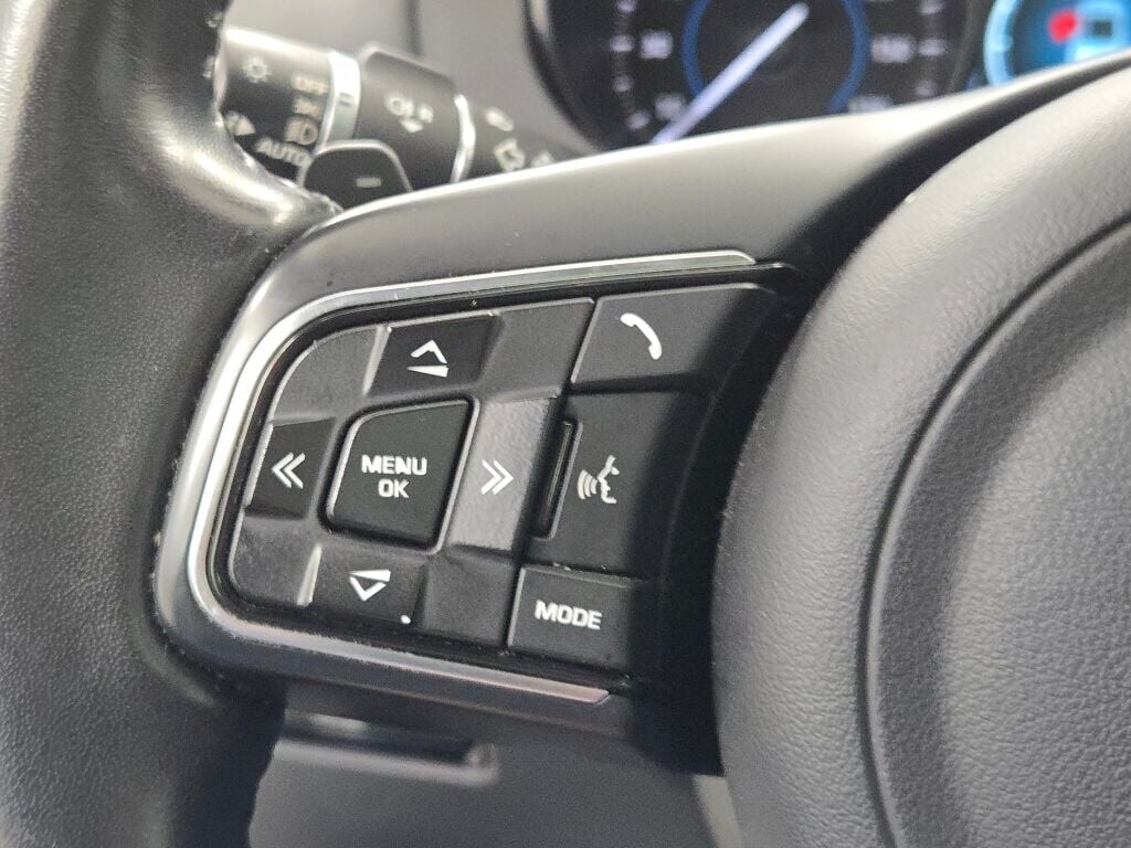 2019 JAGUAR F-PACE - Image 35