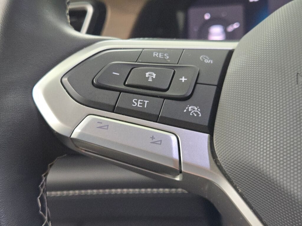 2024 VOLKSWAGEN ATLAS - Image 32