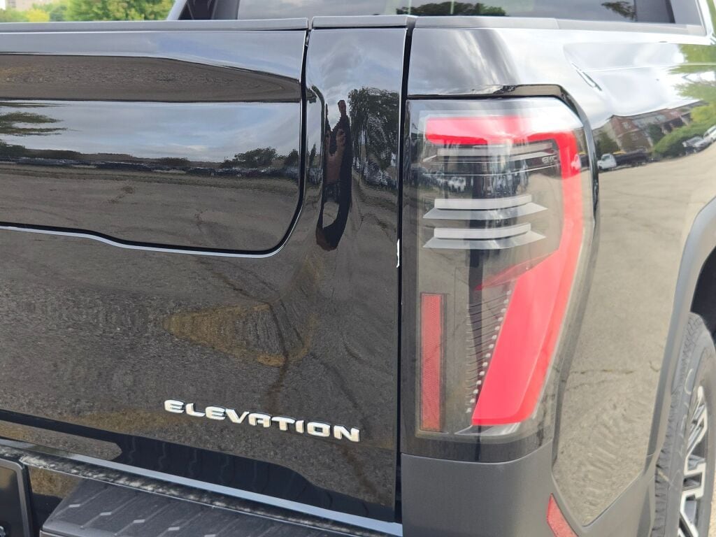 2026 GMC Sierra EV Elevation - Photo 11