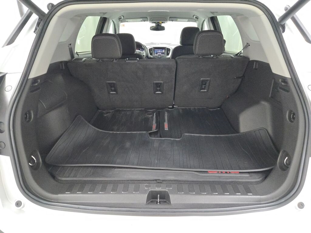 2022 GMC TERRAIN - Image 18