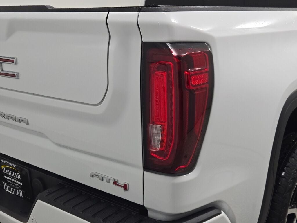 2025 GMC SIERRA - Image 13