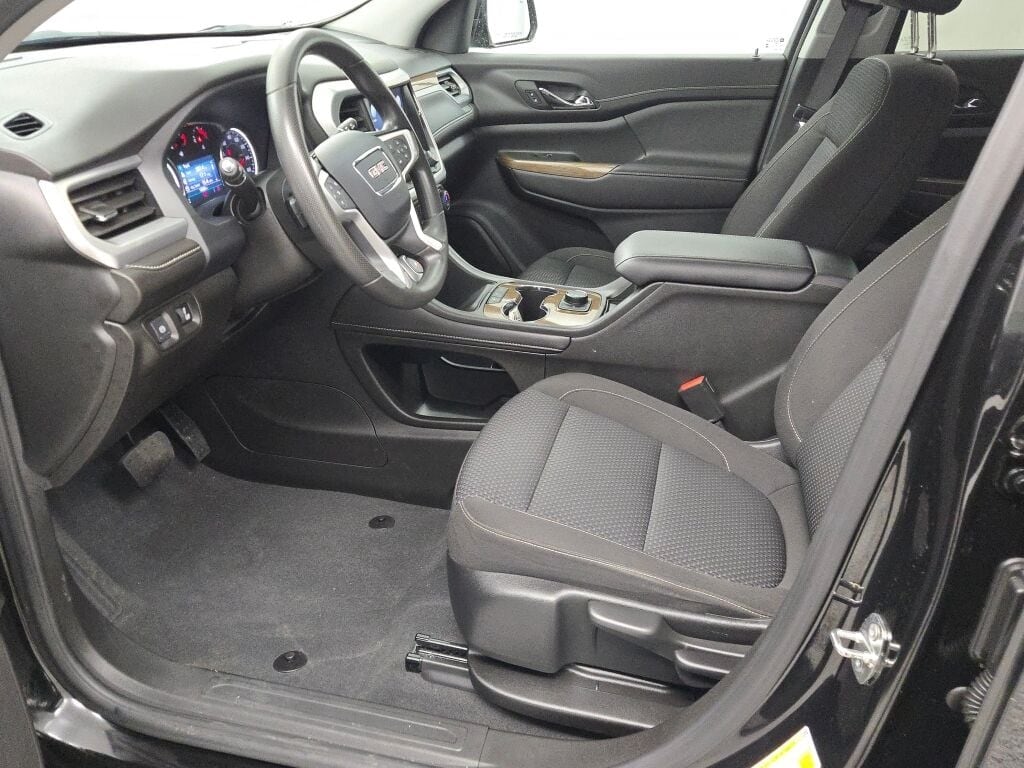 2023 GMC ACADIA - Image 25