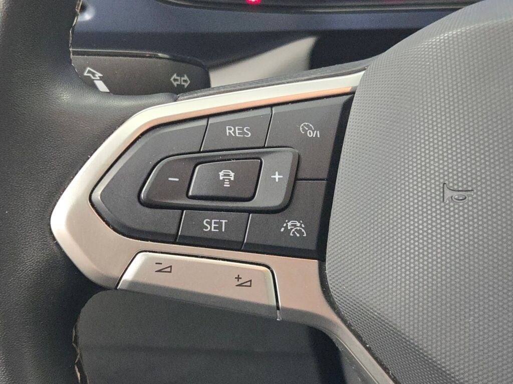 2024 VOLKSWAGEN TAOS - Image 33