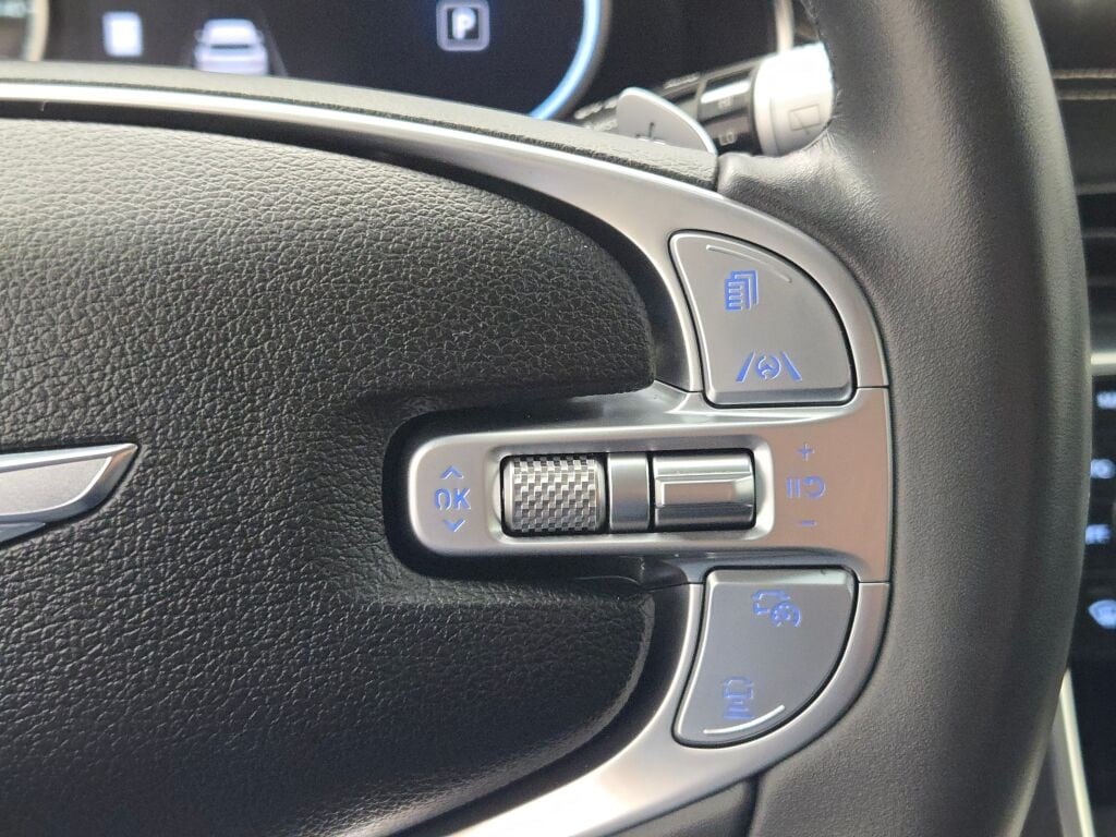 2024 GENESIS GV80 - Image 38