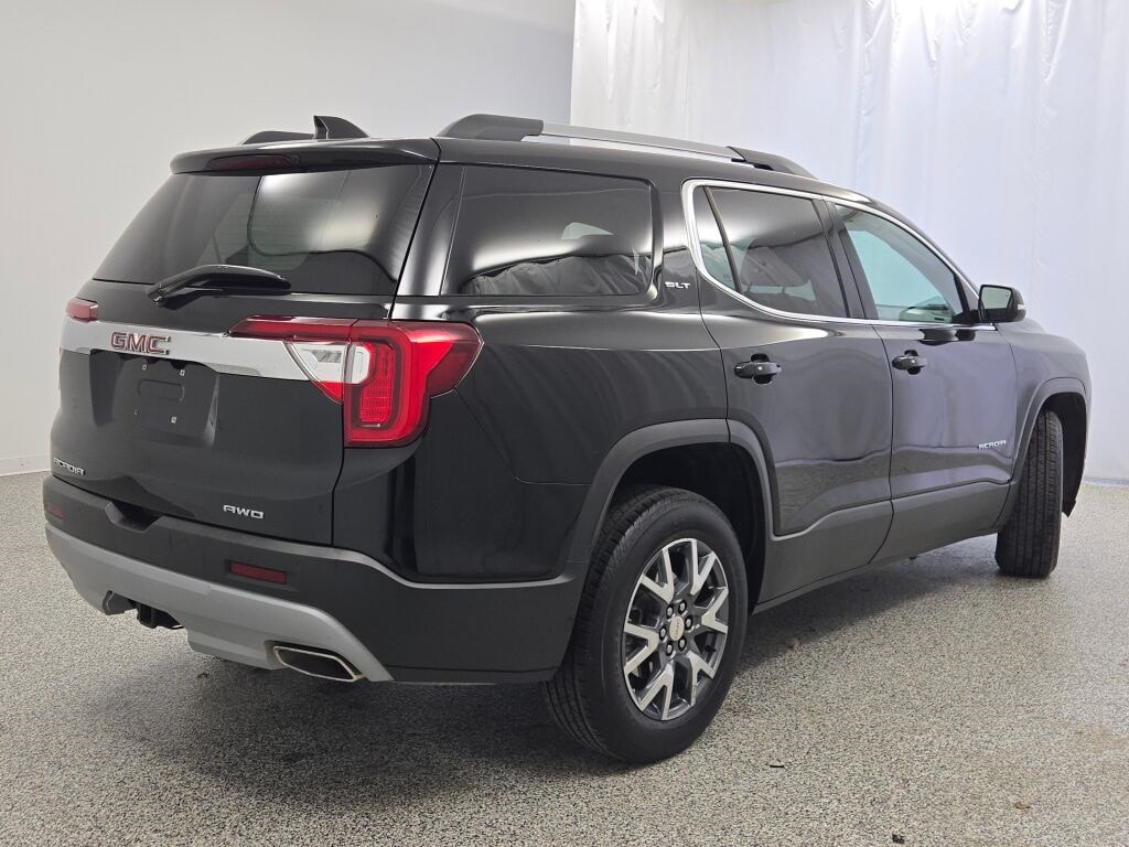 2023 GMC ACADIA - Image 12