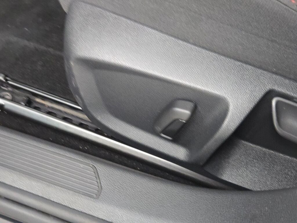 2024 VOLKSWAGEN GOLF GTI - Image 26