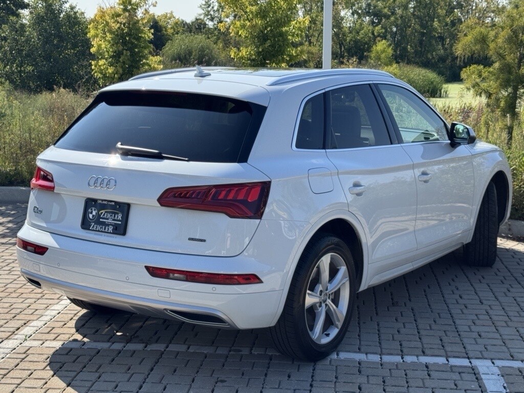 2020 Audi Q5 45 Premium photo 2