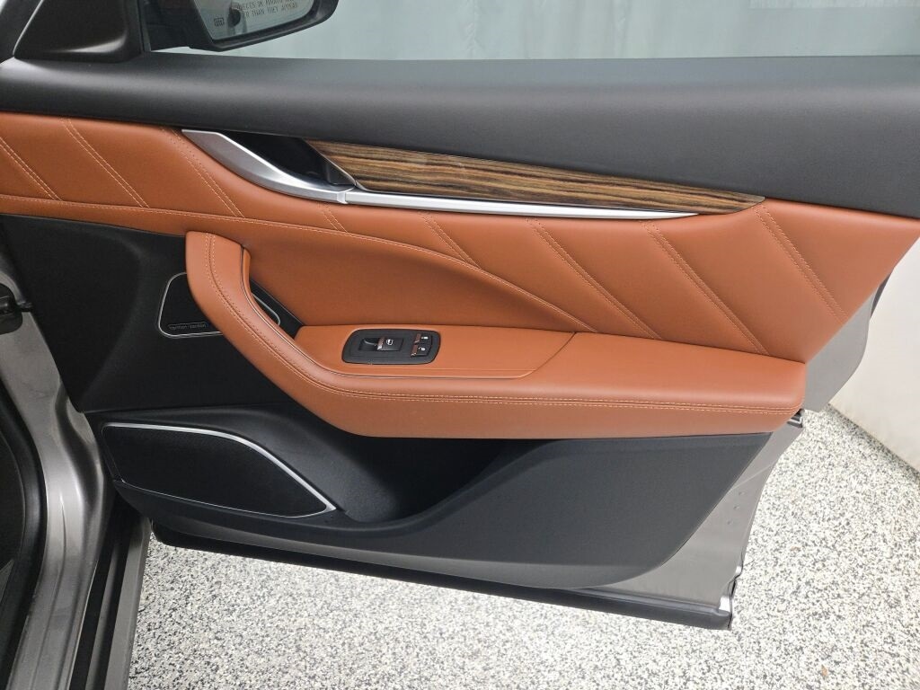 2021 MASERATI LEVANTE - Image 6