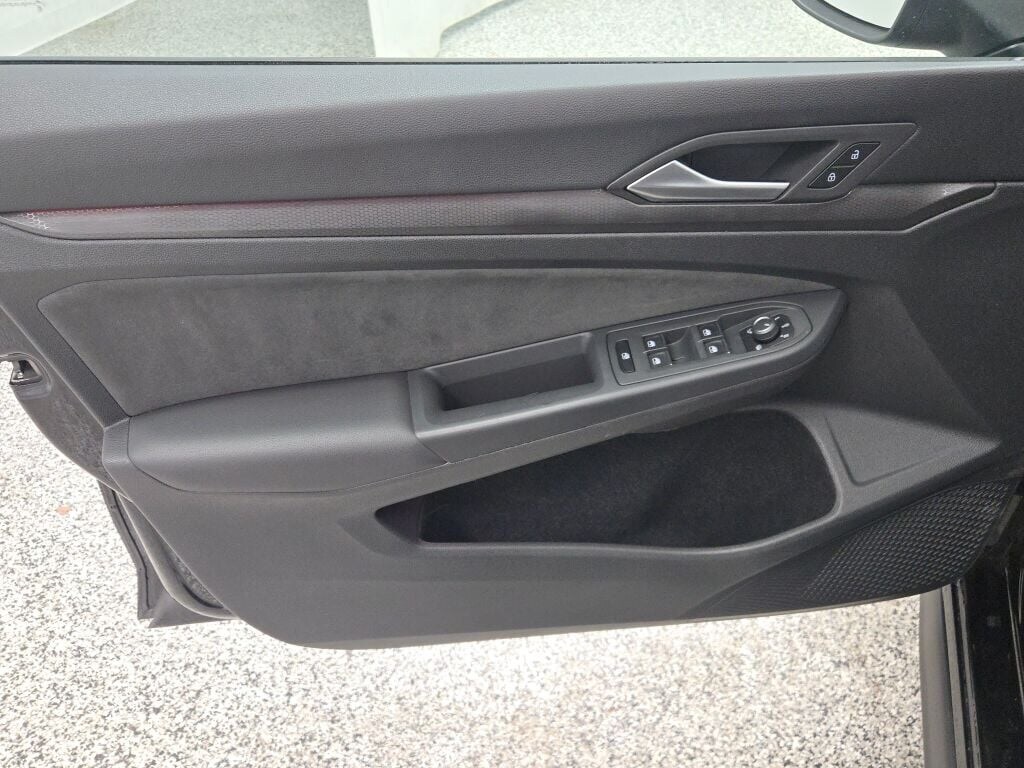 2024 VOLKSWAGEN GOLF GTI - Image 22