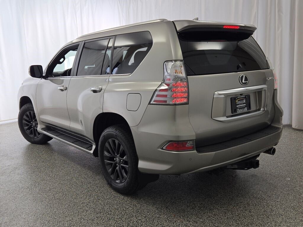2023 LEXUS GX - Image 17