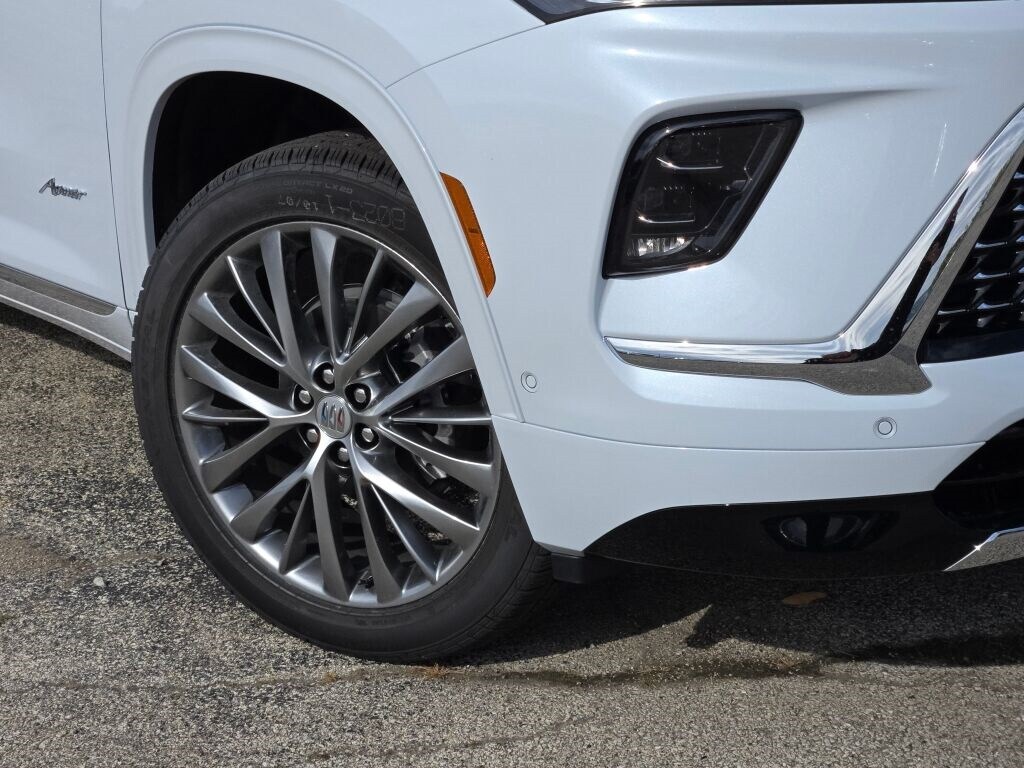 New 2026 Buick Enclave Avenir SUV