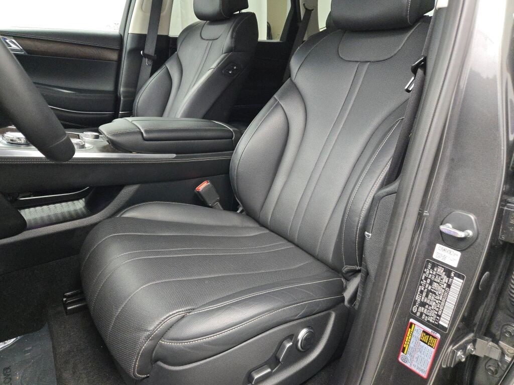 2024 GENESIS GV80 - Image 28