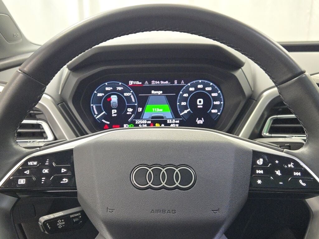 2023 AUDI Q4 - Image 34