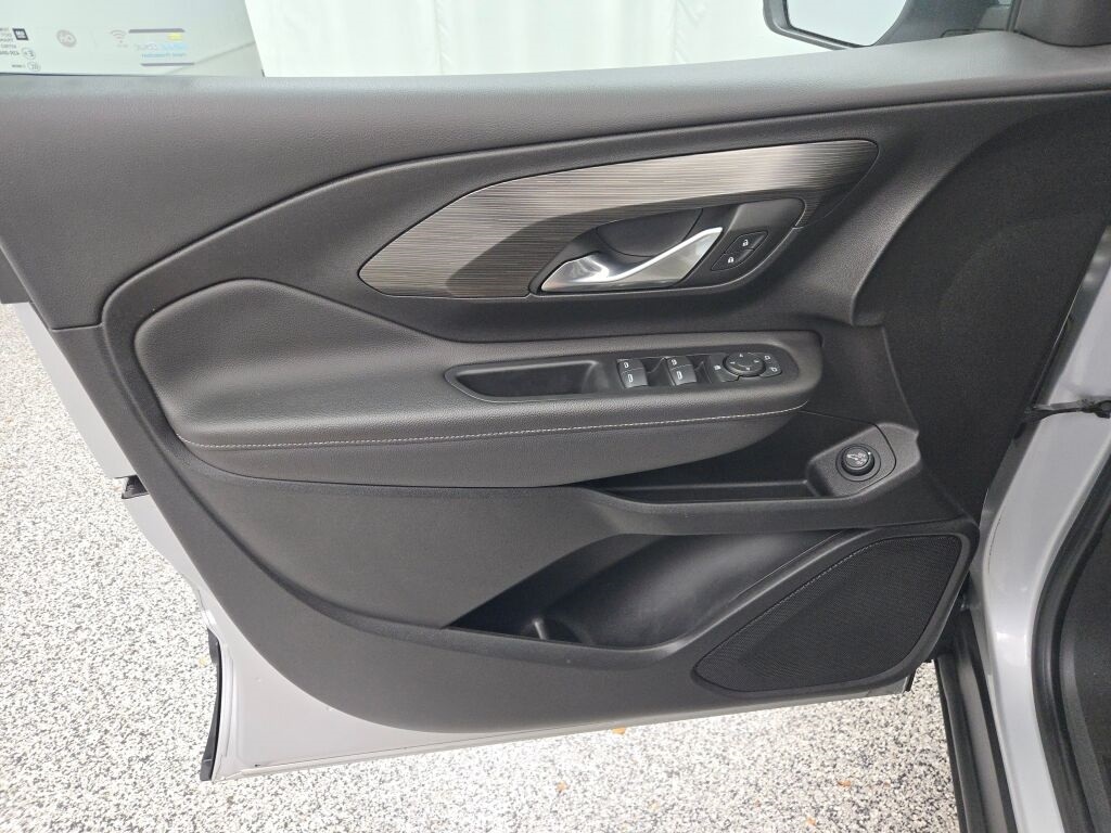 2022 GMC TERRAIN - Image 22