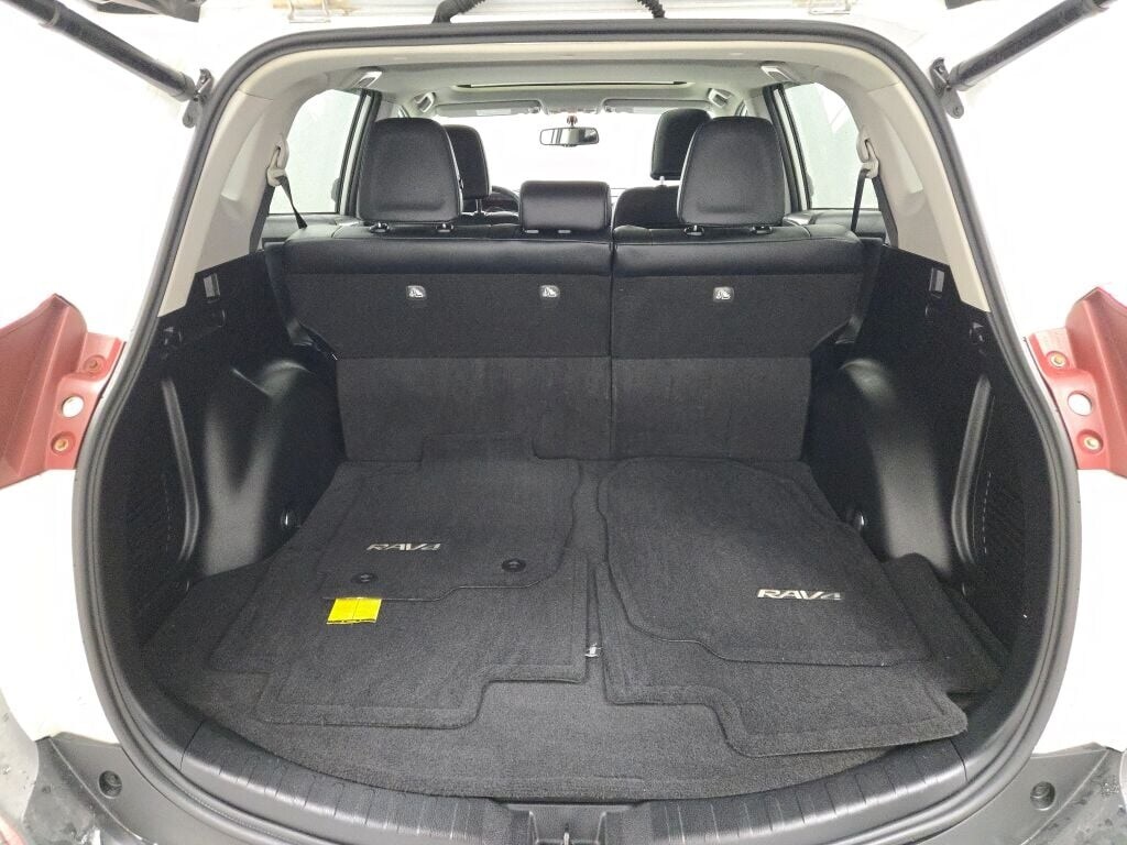 2015 TOYOTA RAV4 - Image 18