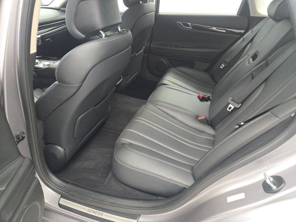 2023 GENESIS G80 - Image 18