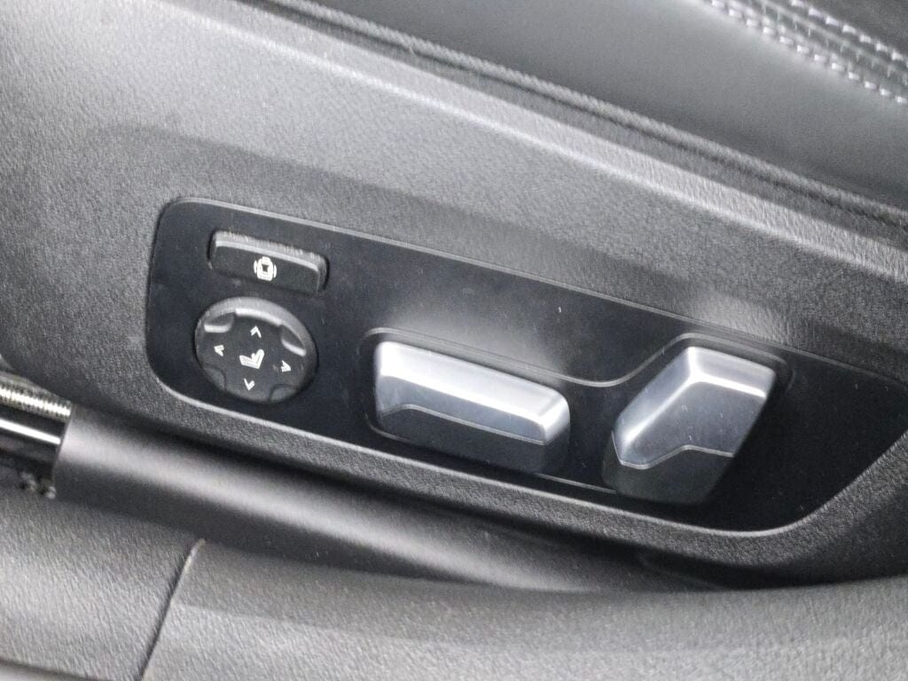 2023 BMW M8 - Image 32