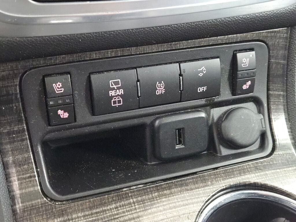 2017 GMC ACADIA - Image 33