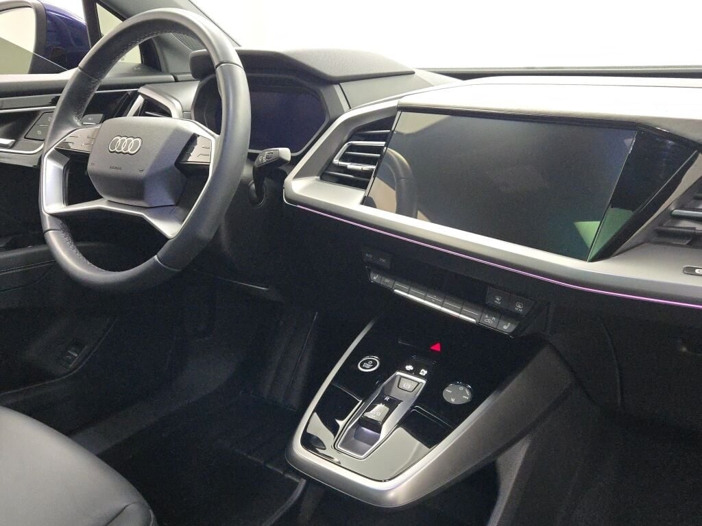 2023 AUDI Q4 - Image 9