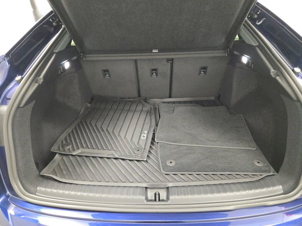2023 AUDI Q4 - Image 18