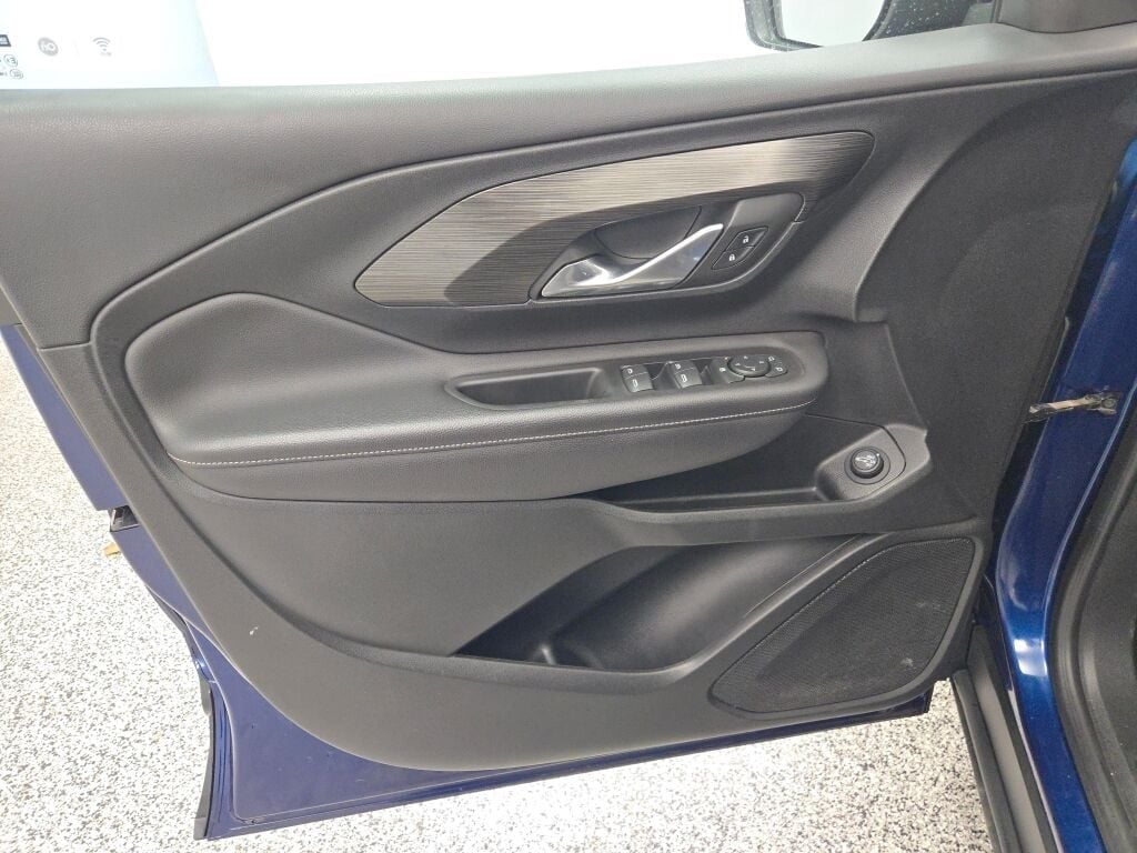 2022 GMC TERRAIN - Image 19