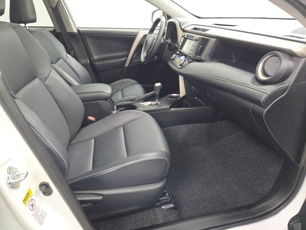2015 TOYOTA RAV4 - Image 7