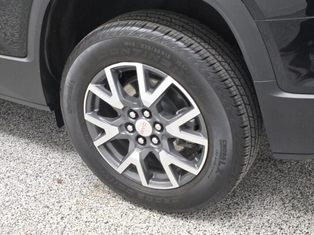 2023 GMC ACADIA - Image 17